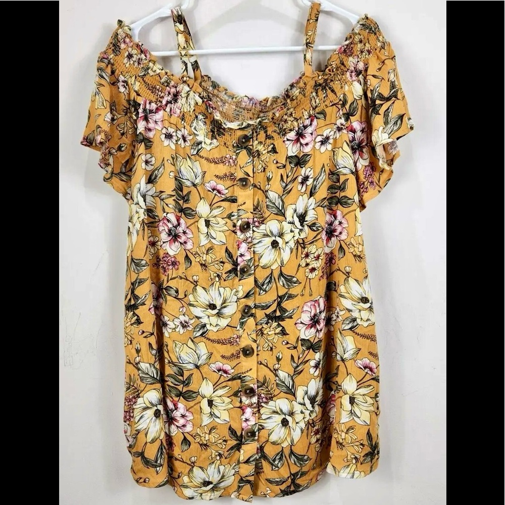 Plus size womens Torrid floral top